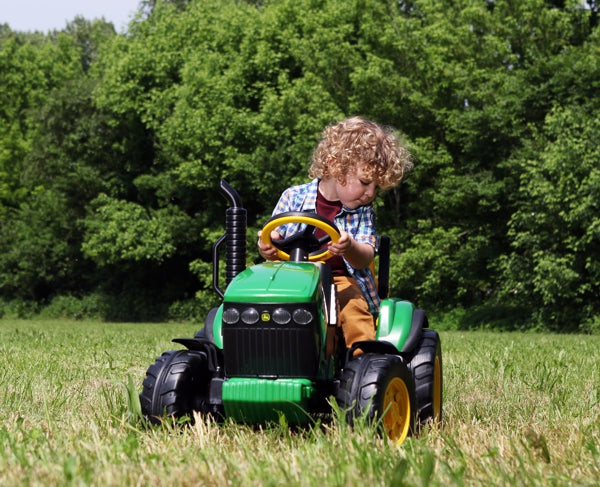 John Deere Ground Force 12V akkutraktori + kärry